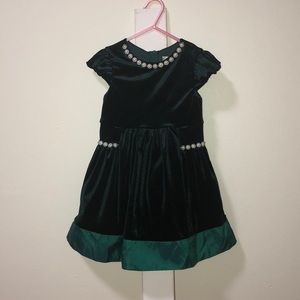 Toddler Girls Beautiful Dark Green Party Dress!